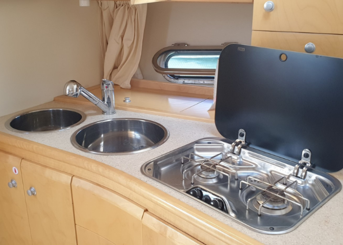 FIART 38 Bateau 2005 bathroom