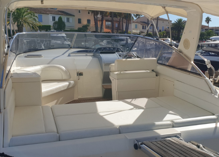 FIART 38 Bateau 2005 cockpit