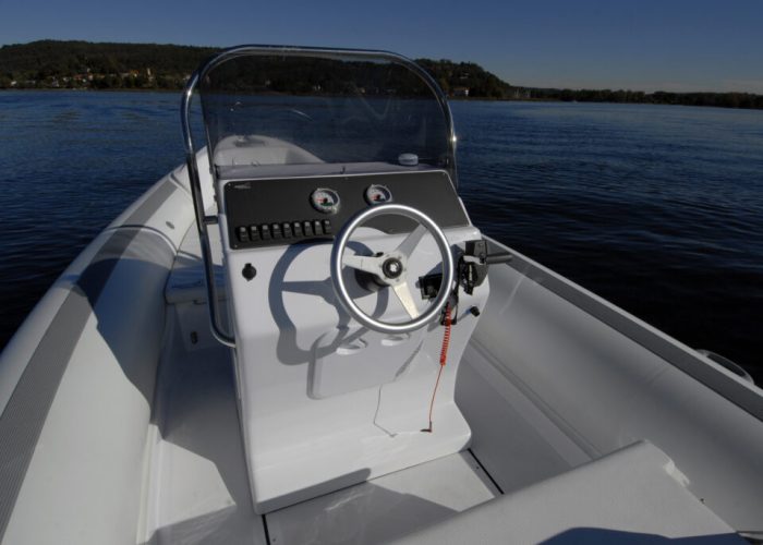 Bleu_Plaisance_MV_Marine_700_Bateau_semi_rigide10