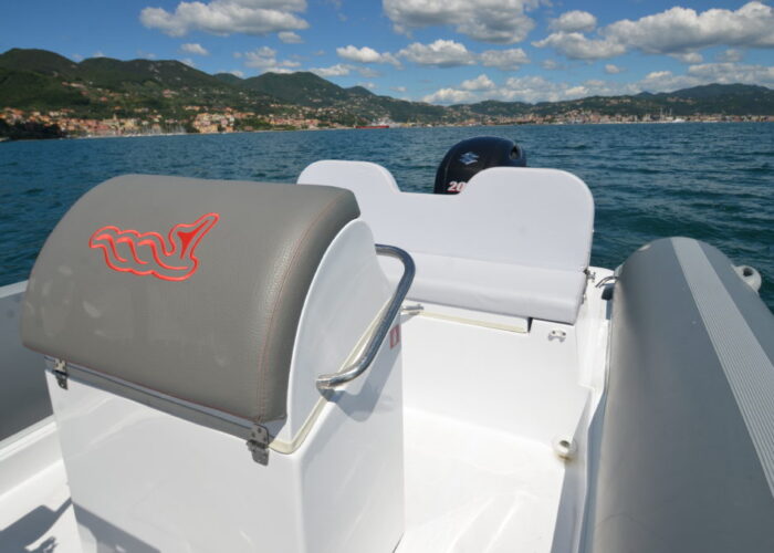 Bleu_Plaisance_MV_Marine_770_Bateau_semi_rigide22