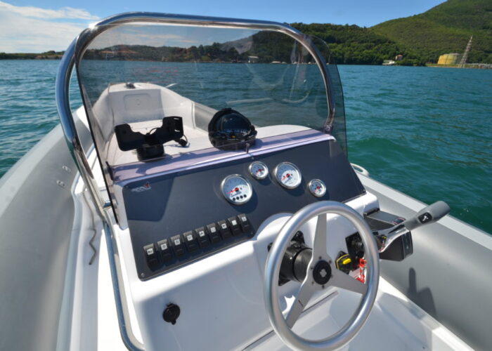 Bleu_Plaisance_MV_Marine_770_Bateau_semi_rigide23