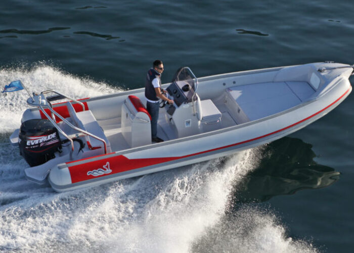 Bleu_Plaisance_MV_Marine_770_Bateau_semi_rigide3