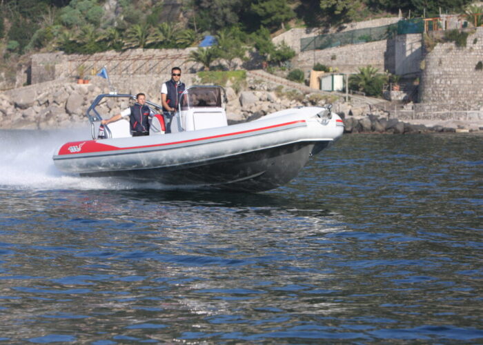 Bleu_Plaisance_MV_Marine_770_Bateau_semi_rigide4
