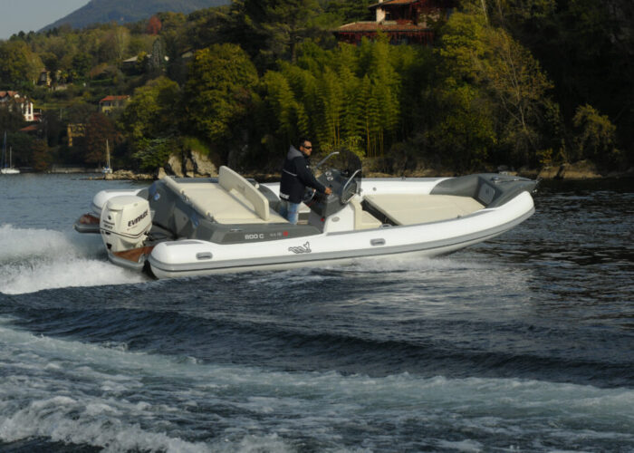 Bleu_Plaisance_MV_Marine_MV 800_Bateau_semi_rigide7