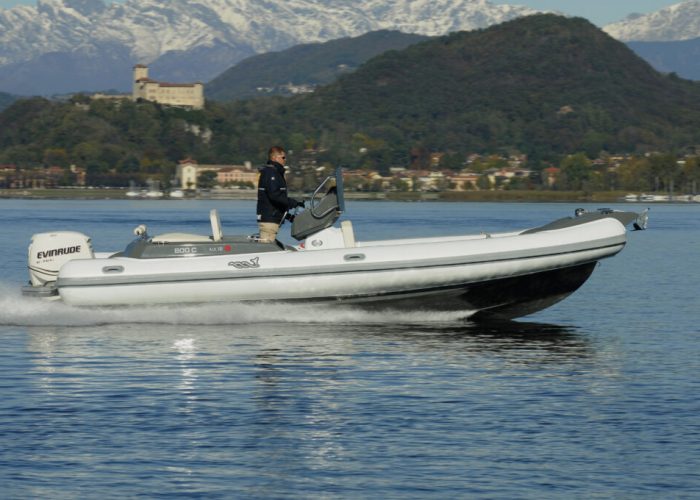 Bleu_Plaisance_MV_Marine_MV 800_Bateau_semi_rigide9