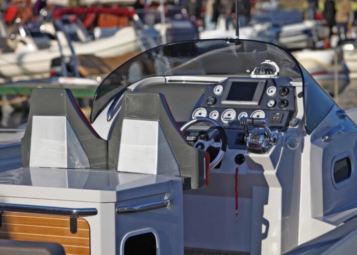 Bleu_Plaisance_MV_Marine_MV_Mito_31_Bateau_semi_rigide1