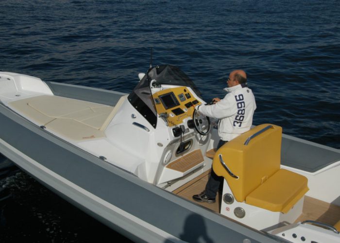 Bleu_Plaisance_MV_Marine_MV_Mito_31_Bateau_semi_rigide16