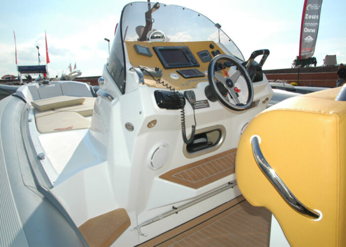Bleu_Plaisance_MV_Marine_MV_Mito_31_Bateau_semi_rigide17