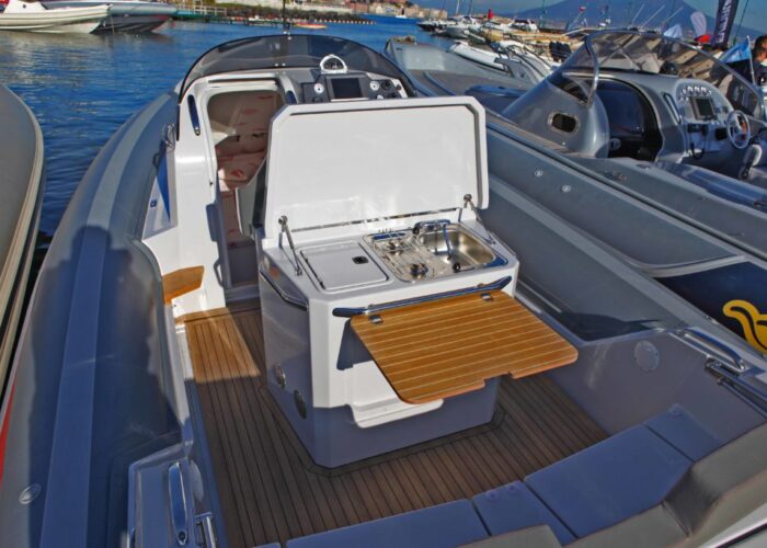 Bleu_Plaisance_MV_Marine_MV_Mito_31_Bateau_semi_rigide2