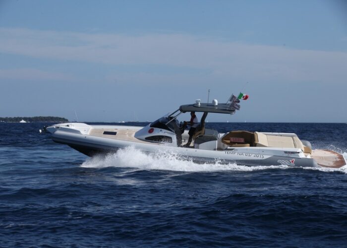 Bleu_Plaisance_MV_Marine_MV_Mito_45_Bateau_semi_rigide3