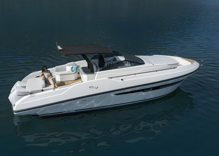 Daytona_34_Rio_Yatchs_Bleu_Plaisance_3