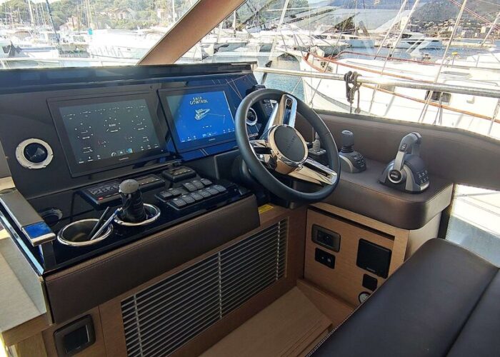 PRESTIGE 520F_2023 (10)