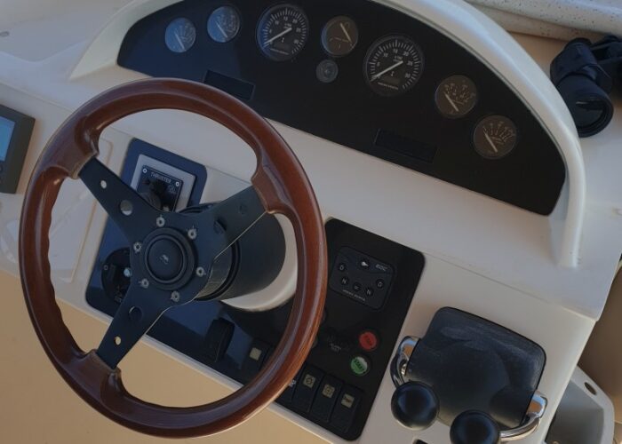 PRINCESS 45 Fly poste de pilotage Fly