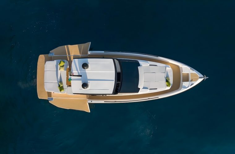bateau_rio-yachts-daytona-45_9446836_Upscale